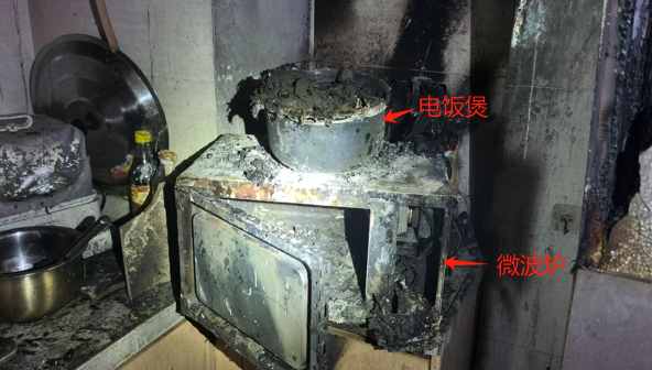 今晚快检查你家厨房,这类隐患别忽视!她家的已经成封面图了……(图4) 今晚快检查你家厨房,这类隐患别忽视!她家的已经成封面图了……(图4)