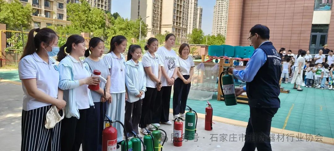 消防培训进园所 安全守护“童”成长 ——石家庄消防器材行业协会(图4)
